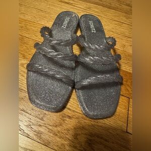 NEW Schutz DIANA Sandals Jelly
Braided strap  Silver Glitter 8/9 USA, 39/40 Euro